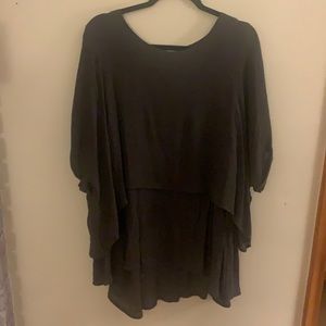 Umgee beautiful grey layered top/blouse